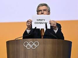nachfolge von thomas bach:: ex-schwimmerin kirsty coventry zu erster frau an ioc-spitze gewählt