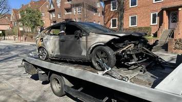 zwei autos in flammen – brandserie in hummelsbüttel geht weiter