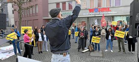 kundgebung gegen rassismus stößt auf wenig resonanz
