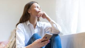 umfrage zeigt - toxische „bro-kultur“ hält gen-z-frauen von sozialen medien fern