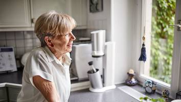 „als würden sie picknick planen“  - oma hört zufällig, wie enkel ihre beerdigung organisieren und ändert testament