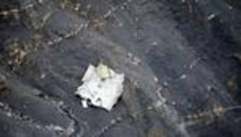 germanwings-absturz: angehörige von flugzeug-opfern werfen behörden weiter versäumnisse vor