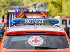 Großeinsatz der Rettungskräfte: Täter sticht mit Messer bei Feier in Parsberg auf Gäste ein