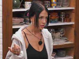 Du räudige Schlange!: Möchtegern-Reality-Star Vanessa spaltet das Sommerhaus