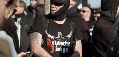 rechtsextreme demonstrationen: ss-lieder bei nazi-demo in berlin - spiegel tv