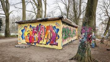 toilettenhaus im fischers park vor abriss: verein erhebt vorwürfe