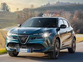 suv mit gleich zwei e-motoren: alfa romeo junior ibrida q4 - ein neuer allradler