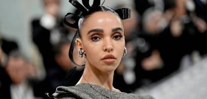 fka twigs verschiebt konzerte – panne bei us-visum