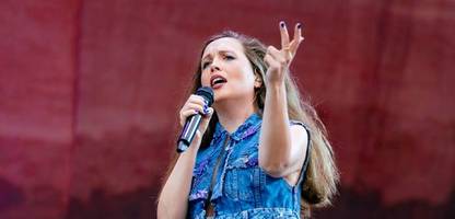 kanye west: sängerin alice merton verklagt rapper wegen unautorisiertem sample