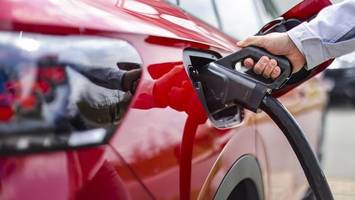 „nachfrage so lala“: gebrauchte e-autos sind ladenhüter