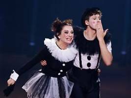 zehnerkellen bei let's dance: christine neubauer sorgt für gänsehaut-moment!