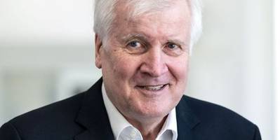 horst seehofer: csu-politiker warnt davor, die grünen zu diffamieren