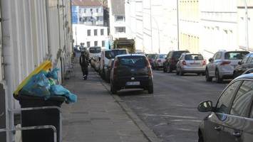 juteviertel: woher kommt der ganze müll auf den straßen?