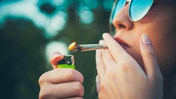 warum die cannabis-legalisierung zu tausenden Überstunden führte