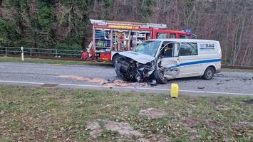schon wieder: frontalcrash auf der geesthachter elbuferstraße
