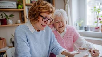 einkommensteuer: muss ich die steuererklärung für meine mutter im pflegeheim abgeben?