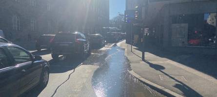 wasserrohrbruch sorgt für bach in der augsburger innenstadt