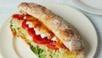 hähnchen-sandwich: da werden wir mit huhn im sandwich beglückt