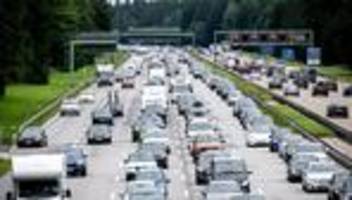 osterferien: schüler starten in die ferien - volle autobahnen erwartet