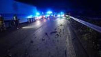 lkw-fahrer eingeklemmt: unfall auf a3 mit fünf verletzten bei hilden