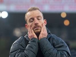 wird's eng für den trainer?: pleitenserie wühlt den vfl wolfsburg mächtig auf