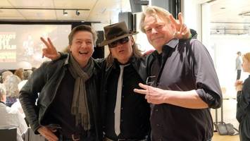 kino-premiere: udo-double und eierlikör im harburger karstadt-haus