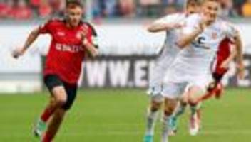 3. liga: wehen wiesbaden nach platzverweis in bielefeld chancenlos