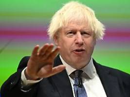 zu lustig: strauß jagt boris johnson einen schrecken ein