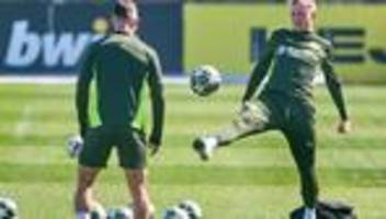 champions league: bvb ohne schlotterbeck bei flicks barça gefordert