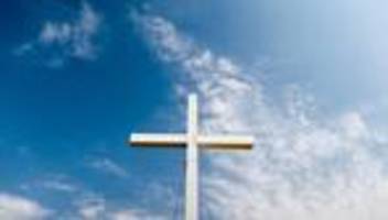 kirchenmitglieder: kirchen verlieren 2024 mehr als eine million mitglieder
