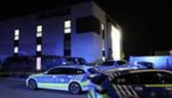 untersuchungshaft: verdächtiger nach todesschüssen auf hochzeit ausgeliefert