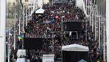 budapest: tausende ungarn protestieren erneut gegen pride-verbot