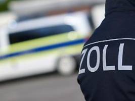 ermittlungen in baubranche: verdächtige bei razzia gegen schwarzarbeit verhaftet