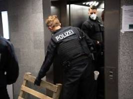 menschenhandel und prostitution: polizei durchsucht häuser in mehreren bundesländern