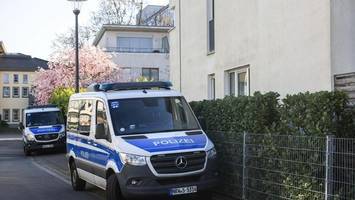 razzia gegen vierköpfige schleuserbande – durchsuchungen in hamburg