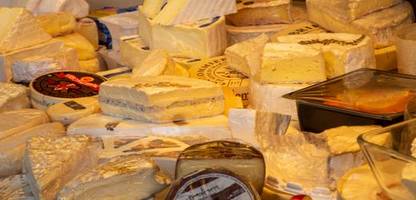 lebensmittel: käse-konsum steigt, butter-verbrauch sinkt