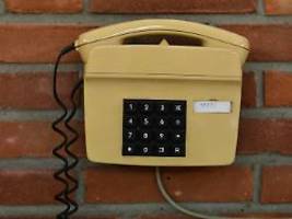 besonders jüngere betroffen: jeder dritte hat angst vor telefonaten - und verschiebt sie