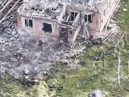 brisantes video belastet russen: aufnahme zeigt tötung ukrainischer kriegsgefangener