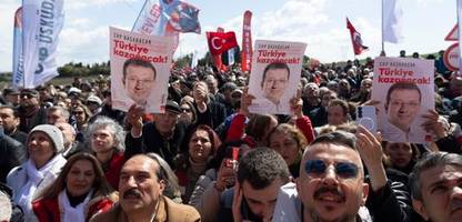 Türkei: Istanbuls inhaftierter Bürgermeister Ekrem İmamoğlu sagt vor Gericht aus