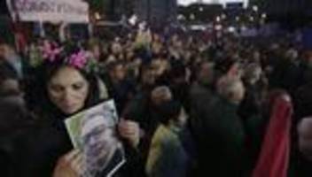 aleksandar vučić: serbiens präsident startet protestbewegung gegen ausländische mächte