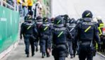 hochrisikospiele in thüringen: noch keine entscheidung zu fußball-polizeikosten