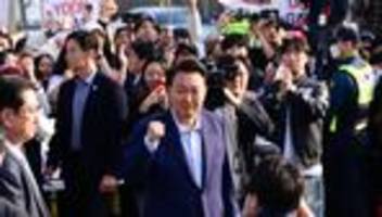 yoon suk yeol : südkoreas ex-präsident weist vor gericht vorwurf des aufstands zurück