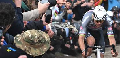 Paris-Roubaix: Flaschenwerfer bittet bei Mathieu van der Poel um Verzeihung