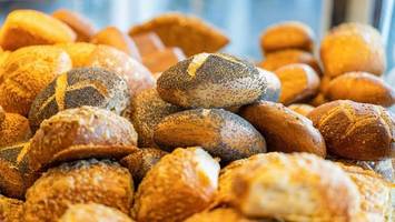 ostern 2025: diese bäckereien öffnen im bezirk wandsbek