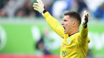 wolfsburg verlängert mit ersatztorhüter pervan