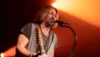 musik: korrektur der zeit: gil ofarim versucht bühnen-comeback