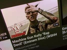 strafbare beleidigungen: urteil: diss-track gegen amtsträger darf keine kohle bringen