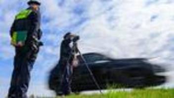 kontrollen am karfreitag: großeinsatz gegen raserei und illegale auto-umbauten