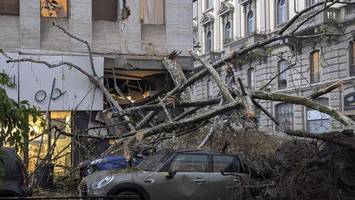 schwere unwetter in italien: ein toter – auswärtiges amt warnt