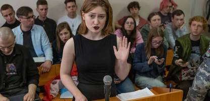Russland: 19-Jährige wegen Gedicht an Statue zu Haft verurteilt